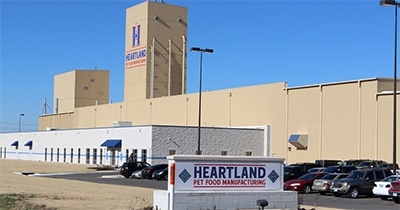 Outdoor view of Blue Buffalo pet food manufacturing building