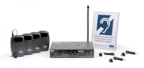 Foto compuesta del sistema de audición asistida por radiofrecuencia Listen Technologies
