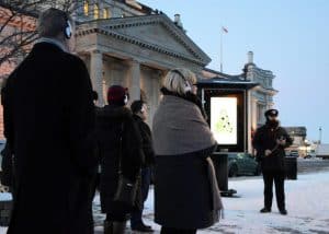 Tour di microfono e cuffie durante il tour a piedi invernale di AudioConexus