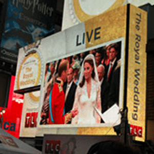 Festa di osservazione del matrimonio reale britannico a Times Square