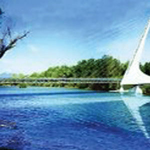 Immagine di un fiume e di un ponte