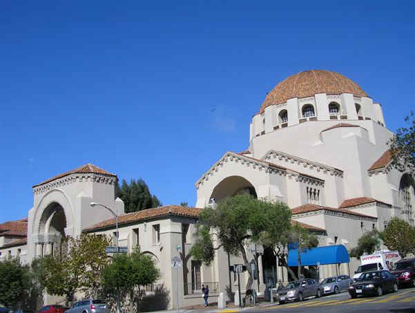 Front view of Emanu El Synagogue